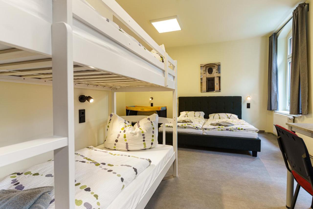 Hotel Und Hostel Gleisbett Аннаберг-Бухгольц Экстерьер фото