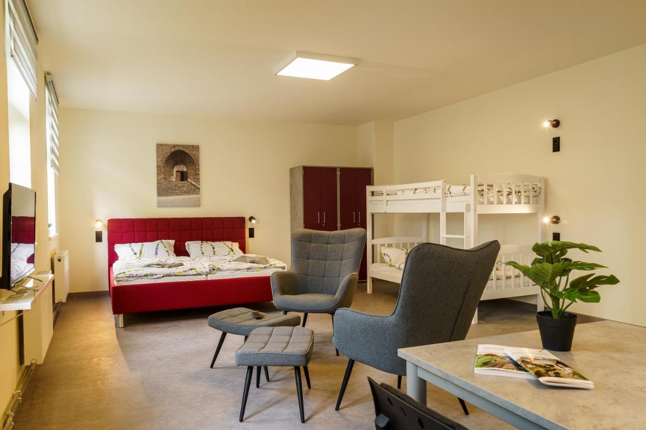 Hotel Und Hostel Gleisbett Аннаберг-Бухгольц Экстерьер фото